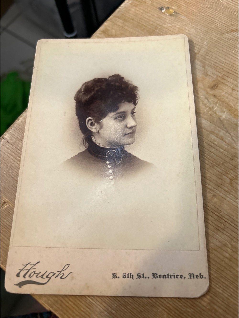 Cabinet card of a woman
